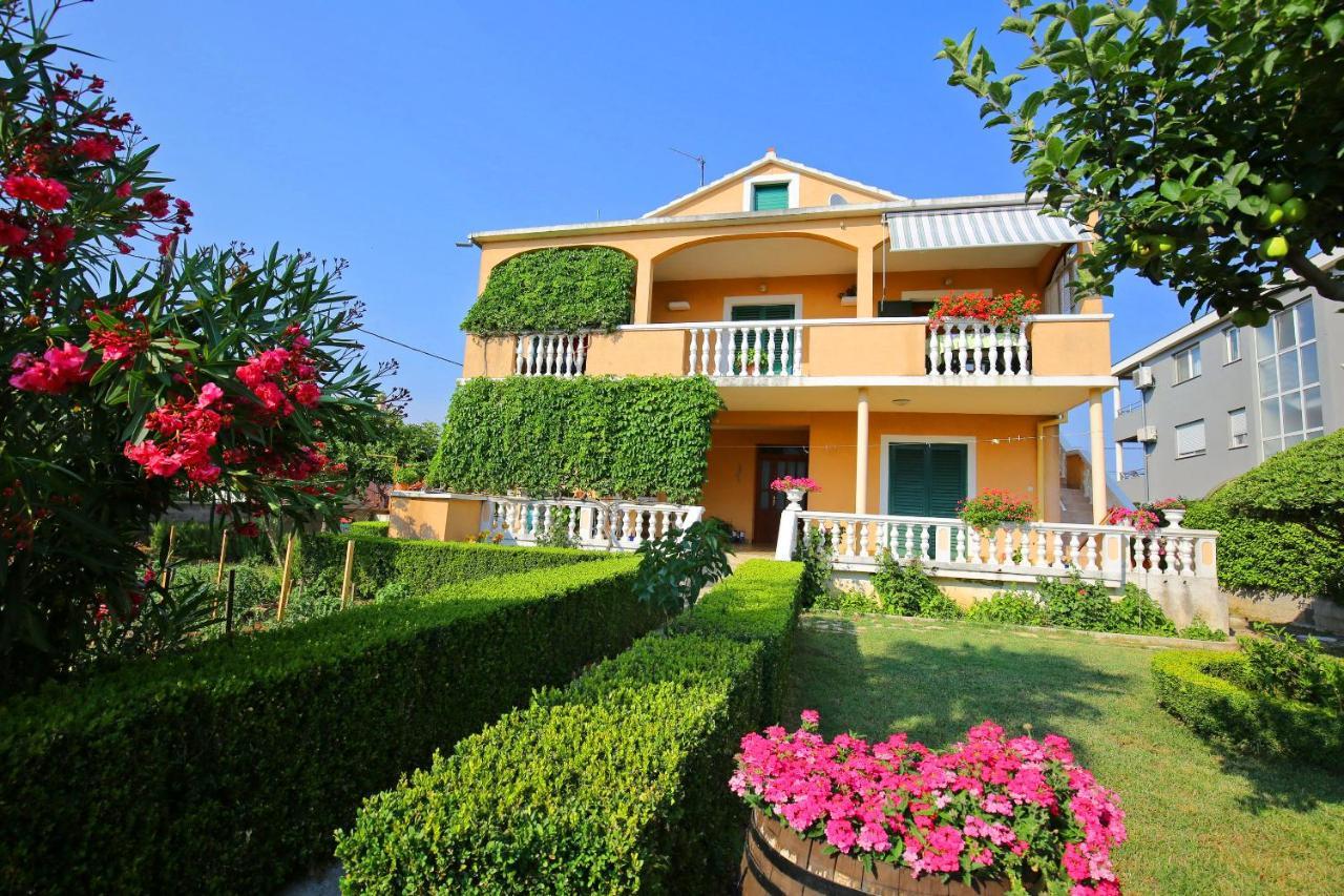 Apartmani Dane Sukosan Exterior photo